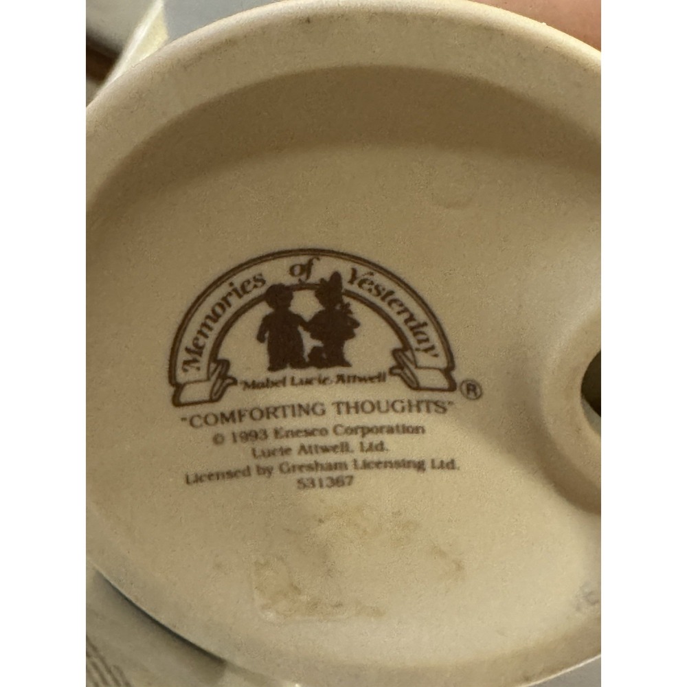 Enesco Memories of Yesterday Comforting Thoughts Porcelain Figurine 1993 Attwell - Picture 4 of 4